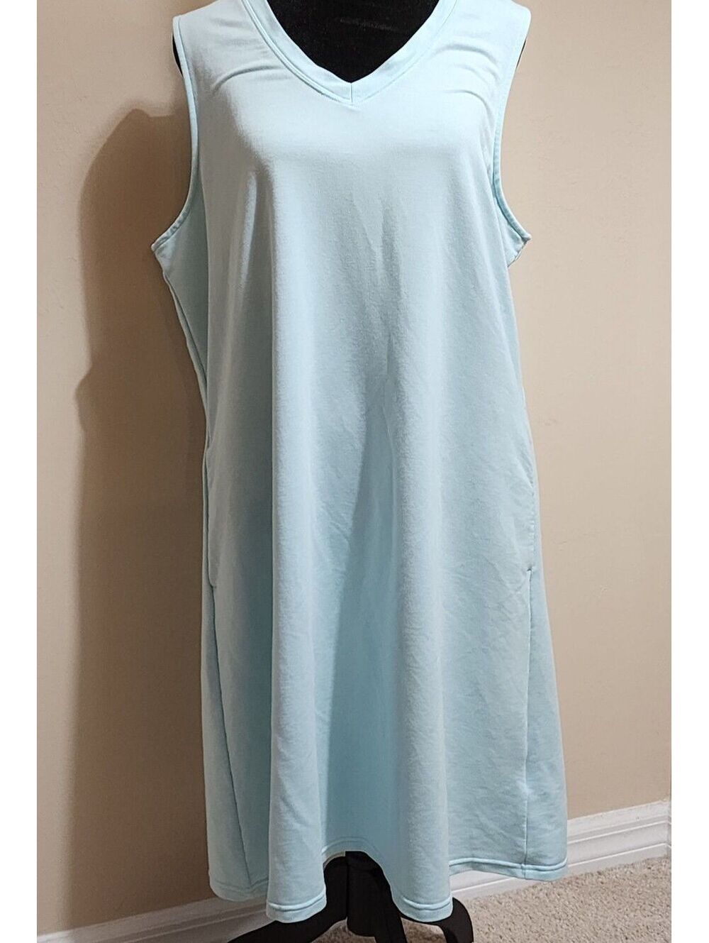 Skechers Women's Light Blue Sleeveless V-Neck Dress XL with Pockets